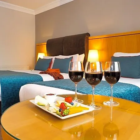 Hotel The Athlone